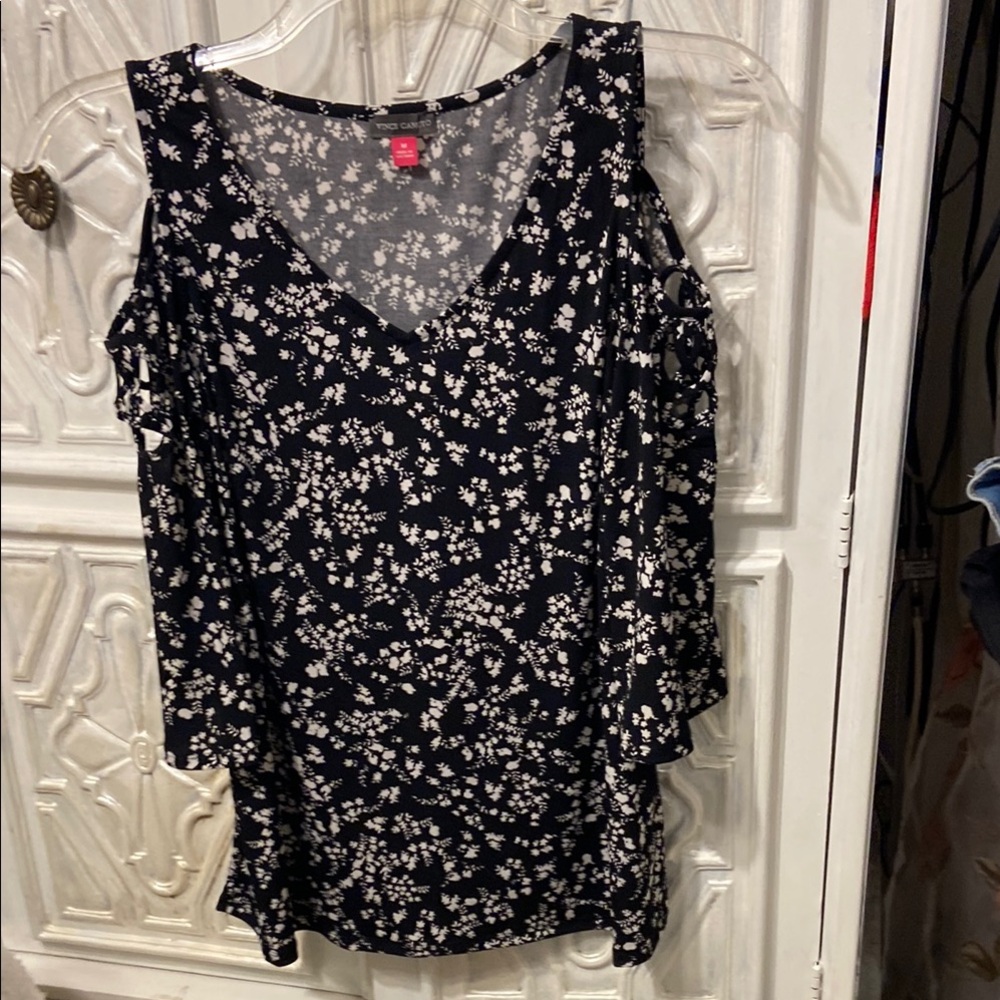 Vince camuto elegant top